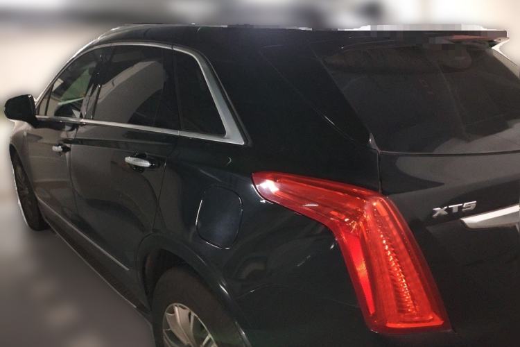 Used Cadillac XT5 2018 25T Luxury Model Rear Left 45 Deg