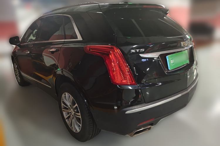 Used Cadillac XT5 2018 25T Luxury Model Rear Left 45 Deg