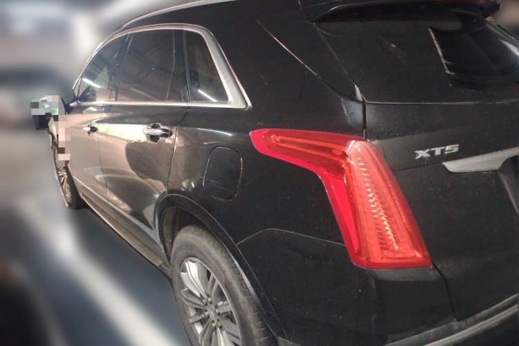 Used Cadillac XT5 2018 25T Luxury Model Rear Left 45 Deg