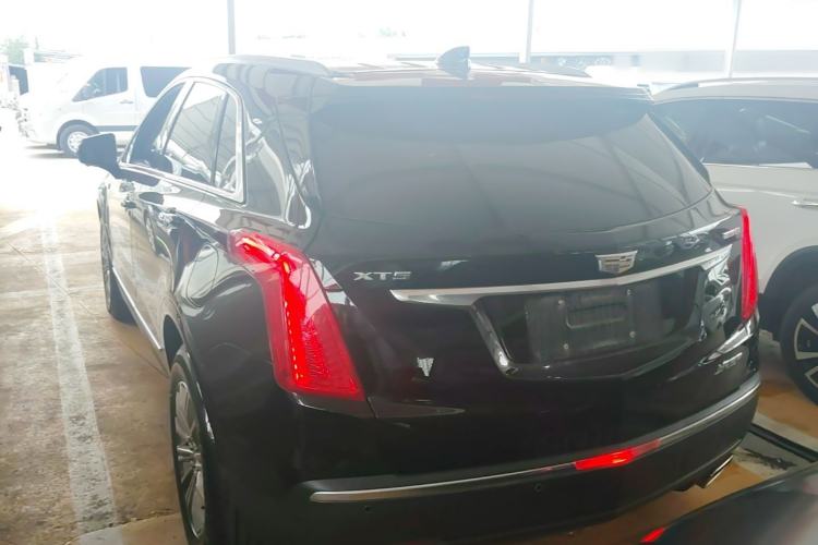 Used Cadillac XT5 2018 25T Luxury Model Rear Left 45 Deg