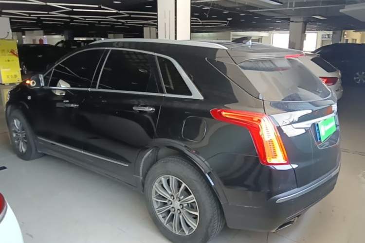 Used Cadillac XT5 2018 25T Luxury Model Rear Left 45 Deg