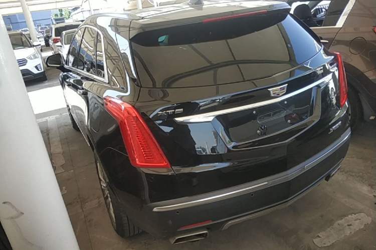 Used Cadillac XT5 2018 25T Luxury Model Rear Left 45 Deg