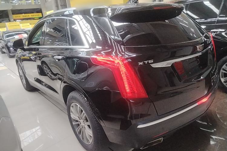 Used Cadillac XT5 2018 25T Luxury Model Rear Left 45 Deg