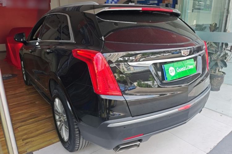 Used Cadillac XT5 2018 25T Luxury Model Rear Left 45 Deg