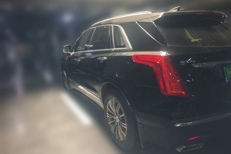 Used Cadillac XT5 2018 25T Luxury Model Rear Left 45 Deg