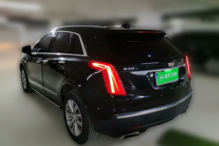 Used Cadillac XT5 2018 25T Luxury Model Rear Left 45 Deg