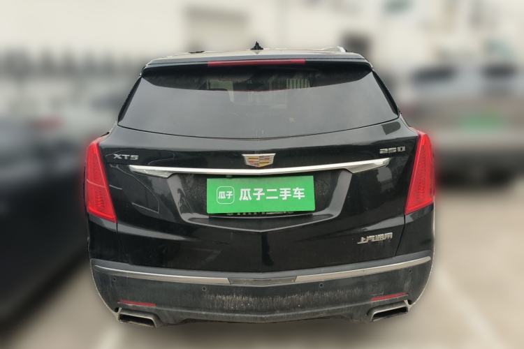 Used Cadillac XT5 2018 25T Luxury Model Rear