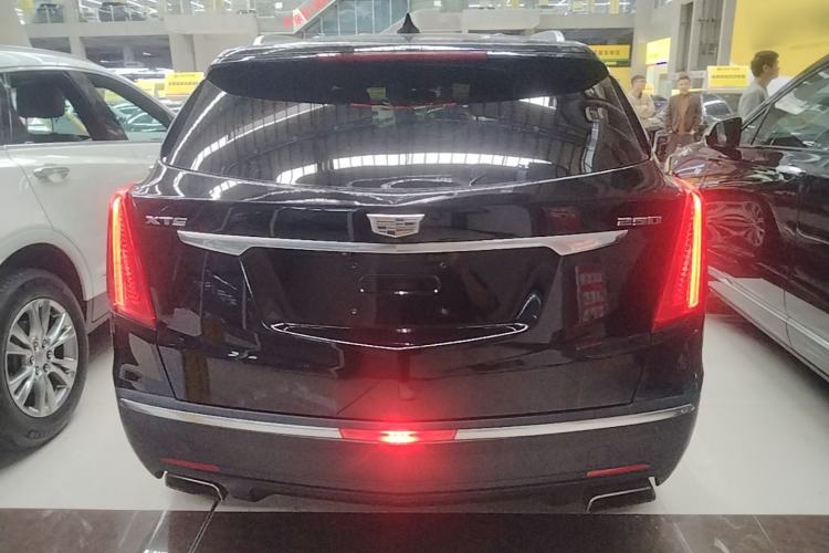 Used Cadillac XT5 2018 25T Luxury Model Rear