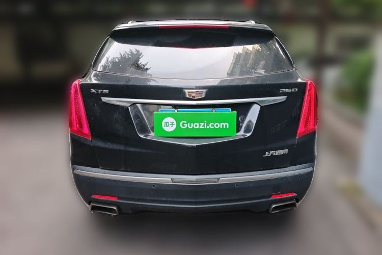 Used Cadillac XT5 2018 25T Luxury Model Rear
