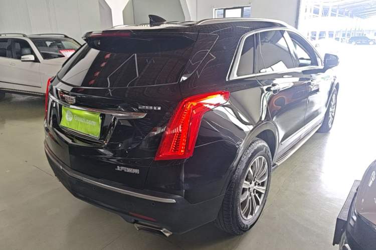 Used Cadillac XT5 2018 28T Four-Wheel Drive Luxury Model Rear Right 45 Deg