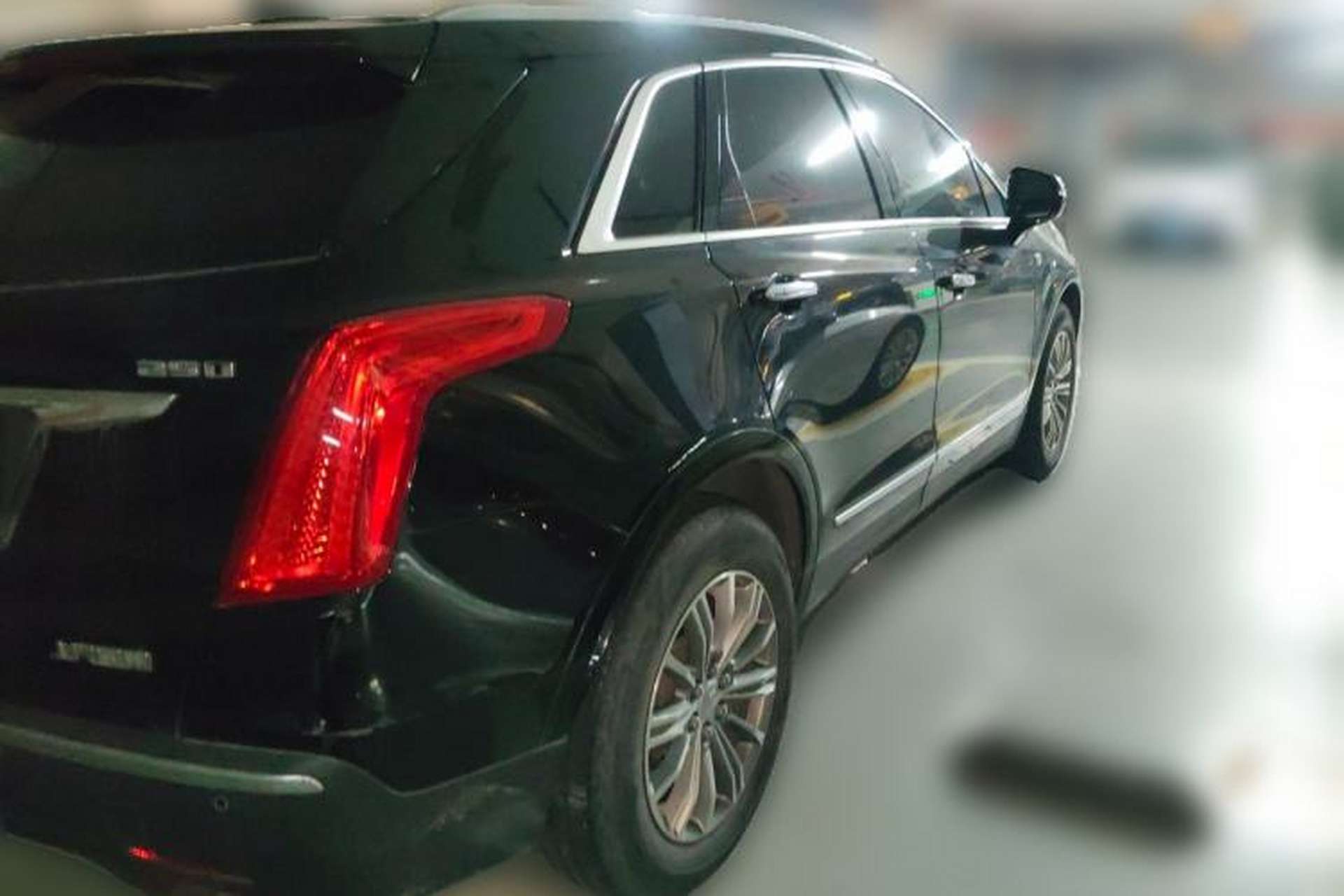 Used Cadillac XT5 2018 25T Luxury Model Rear Right 45 Deg