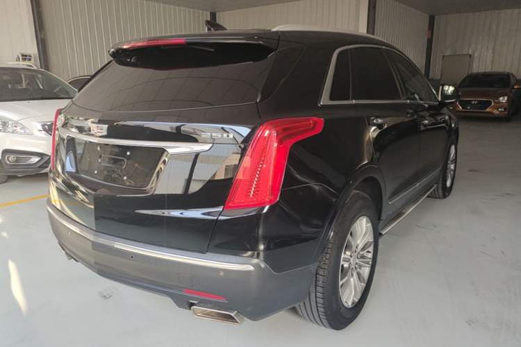 Used Cadillac XT5 2018 25T Luxury Model Rear Right 45 Deg