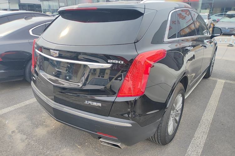 Used Cadillac XT5 2018 28T Four-Wheel Drive Luxury Model Rear Right 45 Deg
