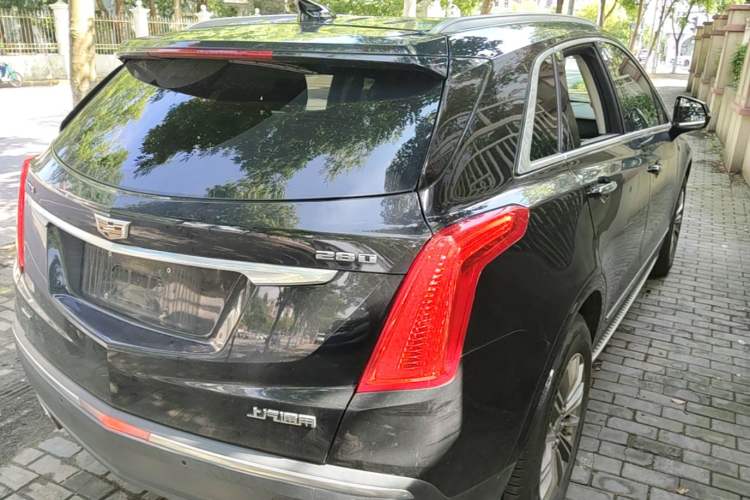 Used Cadillac XT5 2018 28T Four-Wheel Drive Luxury Model Rear Right 45 Deg