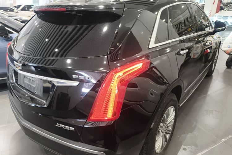 Used Cadillac XT5 2018 25T Luxury Model Rear Right 45 Deg