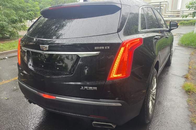 Used Cadillac XT5 2018 28T Four-Wheel Drive Luxury Model Rear Right 45 Deg