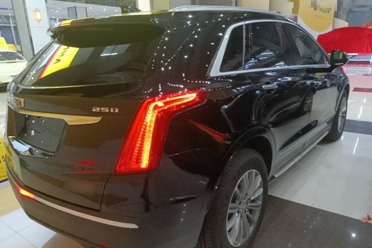 Used Cadillac XT5 2018 25T Luxury Model Rear Right 45 Deg