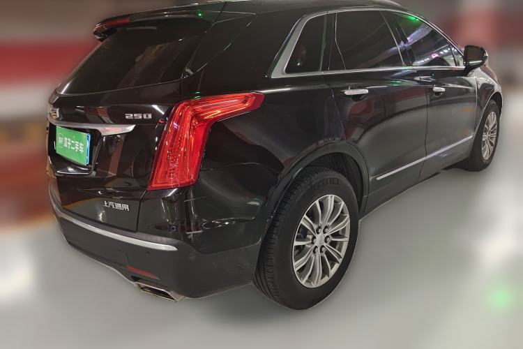 Used Cadillac XT5 2018 25T Luxury Model Rear Right 45 Deg