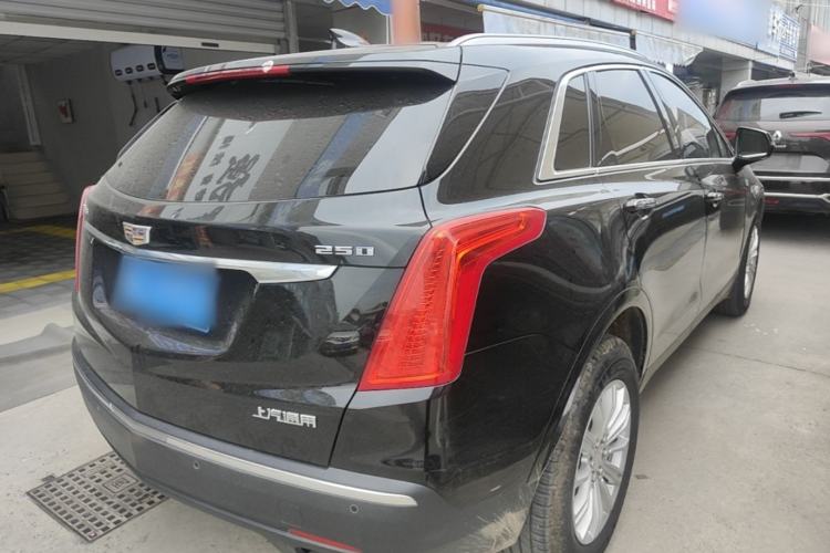 Used Cadillac XT5 2018 25T Tech Model Rear Right 45 Deg