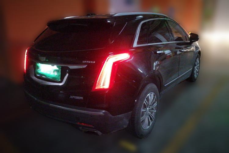 Used Cadillac XT5 2018 25T Luxury Model Rear Right 45 Deg