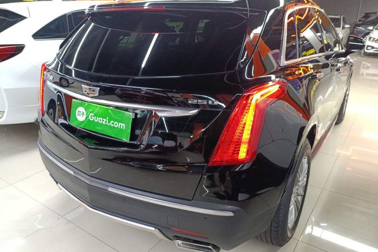 Used Cadillac XT5 2018 25T Luxury Model Rear Right 45 Deg