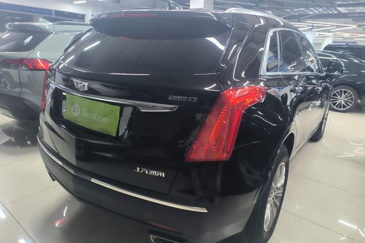 Used Cadillac XT5 2018 25T Luxury Model Rear Right 45 Deg