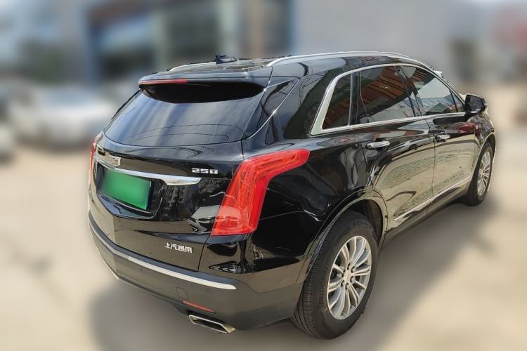 Used Cadillac XT5 2018 25T Luxury Model Rear Right 45 Deg