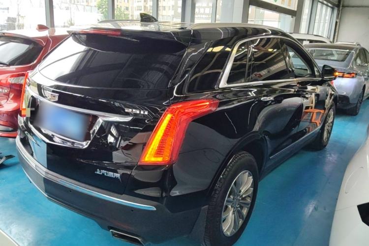 Used Cadillac XT5 2018 25T Luxury Model Rear Right 45 Deg