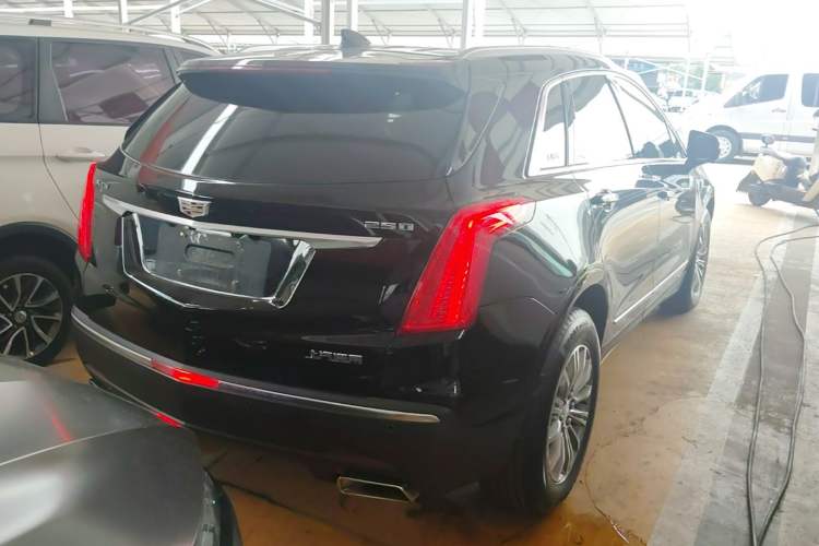 Used Cadillac XT5 2018 25T Luxury Model Rear Right 45 Deg
