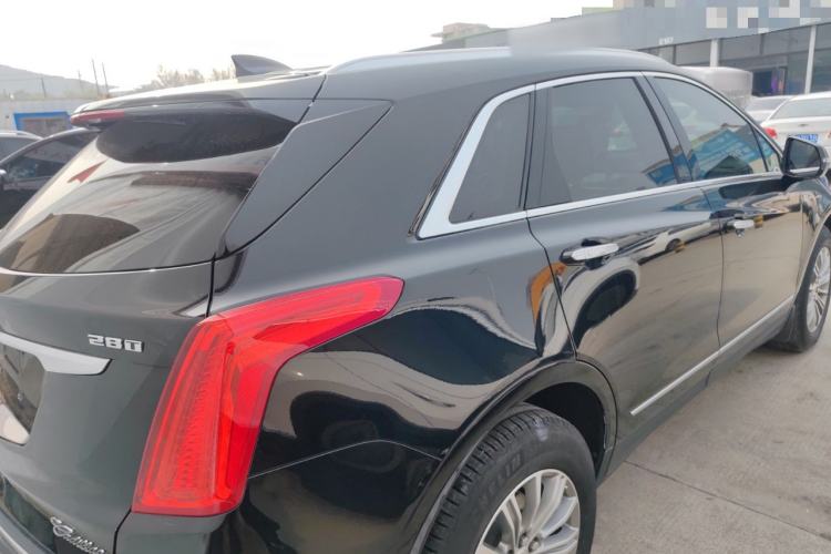 Used Cadillac XT5 2018 28T Four-Wheel Drive Luxury Model Rear Right 45 Deg