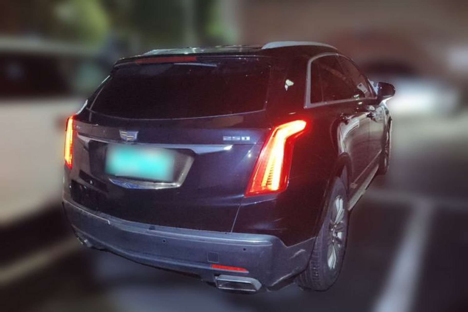 Used Cadillac XT5 2018 25T Luxury Model Rear Right 45 Deg