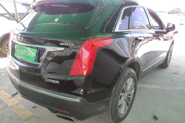 Used Cadillac XT5 2018 25T Luxury Model Rear Right 45 Deg