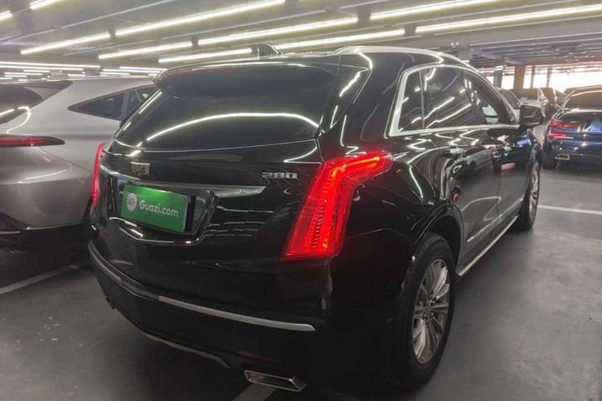 Used Cadillac XT5 2018 28T Four-Wheel Drive Luxury Model Rear Right 45 Deg