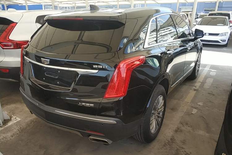 Used Cadillac XT5 2018 25T Luxury Model Rear Right 45 Deg