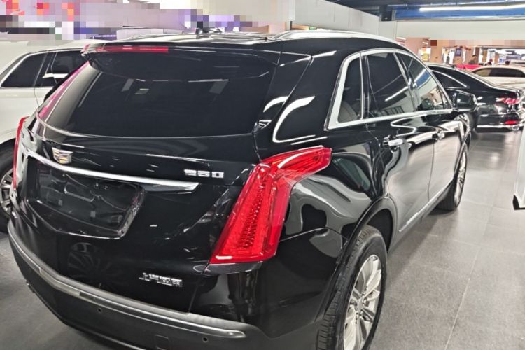 Used Cadillac XT5 2018 28T Four-Wheel Drive Luxury Model Rear Right 45 Deg