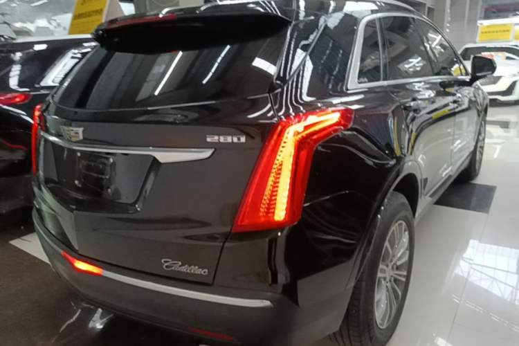 Used Cadillac XT5 2018 28T Four-Wheel Drive Luxury Model Rear Right 45 Deg