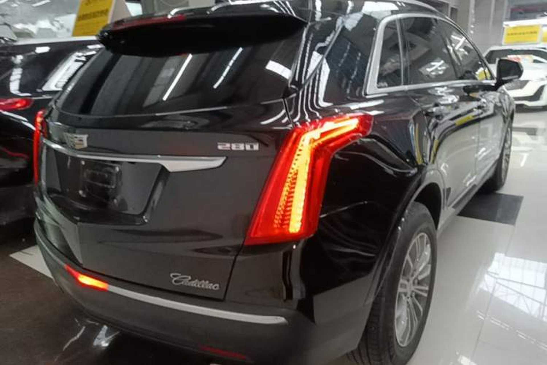 Used Cadillac XT5 2018 28T Four-Wheel Drive Luxury Model Rear Right 45 Deg