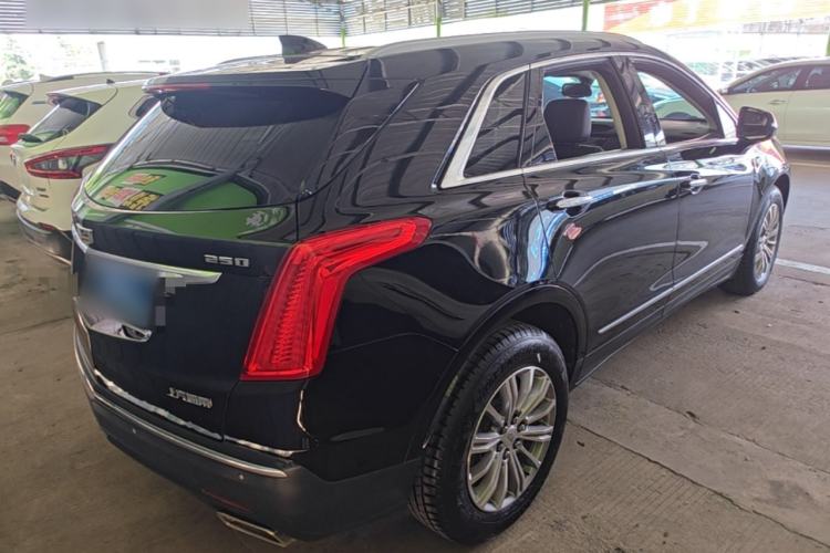 Used Cadillac XT5 2018 25T Luxury Model Rear Right 45 Deg