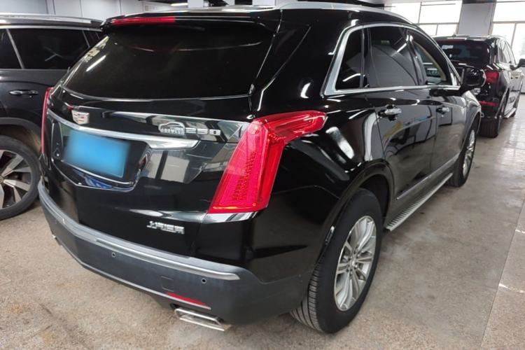Used Cadillac XT5 2018 25T Luxury Model Rear Right 45 Deg