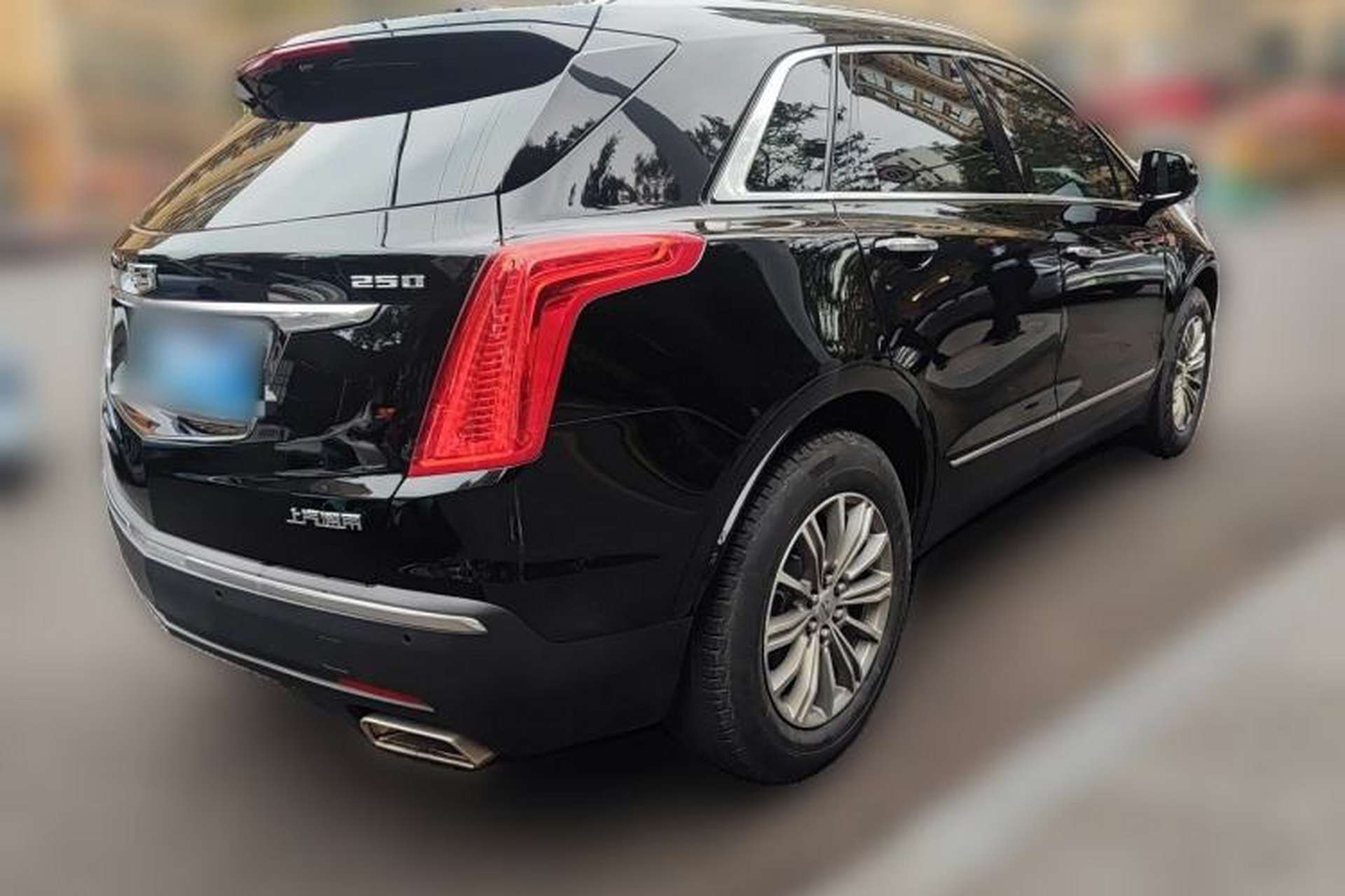 Used Cadillac XT5 2018 25T Luxury Model Rear Right 45 Deg
