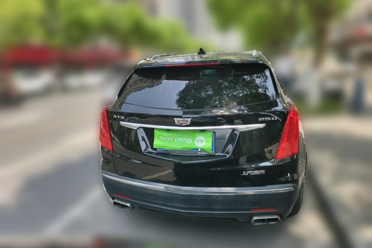 Used Cadillac XT5 2018 25T Luxury Model Rear