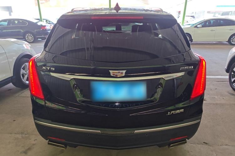 Used Cadillac XT5 2018 25T Luxury Model Rear