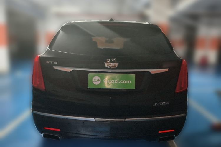 Used Cadillac XT5 2018 25T Luxury Model Rear
