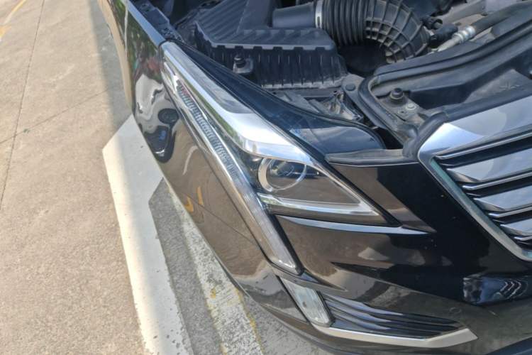 Used Cadillac XT5 2018 25T Luxury Model Right Front Headlight