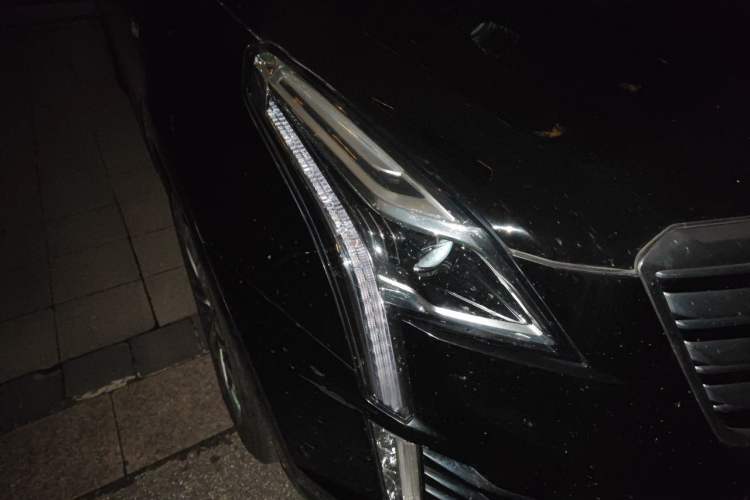 Used Cadillac XT5 2018 28E Four-Wheel Drive Leading Version Right Front Headlight