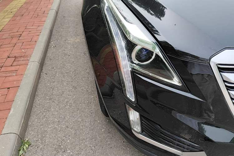 Used Cadillac XT5 2018 25T Luxury Model Right Front Headlight