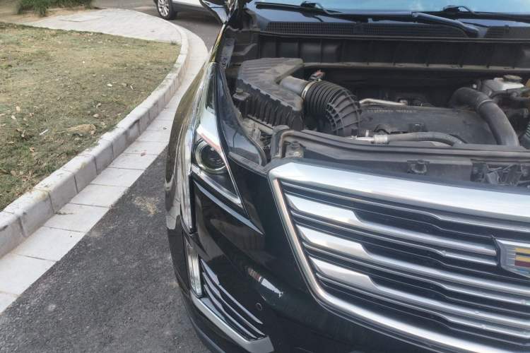 Used Cadillac XT5 2018 25T Luxury Model Right Front Headlight