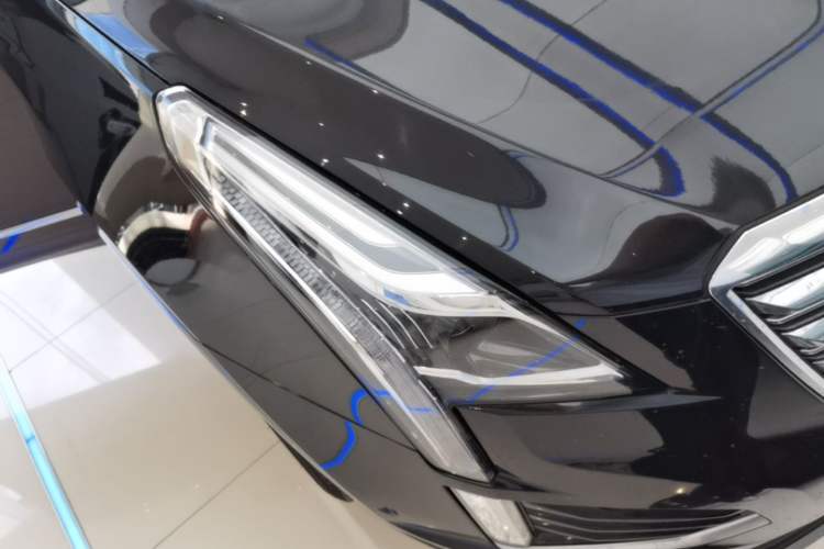 Used Cadillac XT5 2018 28E Four-Wheel Drive Leading Version Right Front Headlight