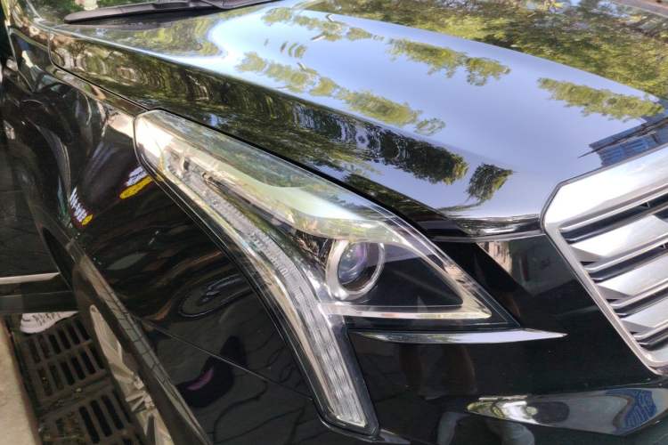 Used Cadillac XT5 2018 25T Luxury Model Right Front Headlight