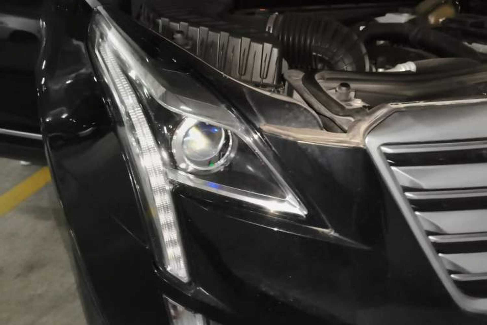 Used Cadillac XT5 2018 25T Luxury Model Right Front Headlight